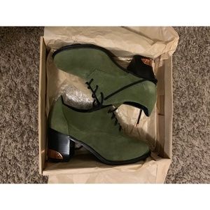 Messeca New York Arthur Heeled Oxford Sz 7